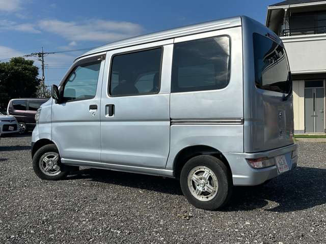 Daihatsu Hijet Cargo 4