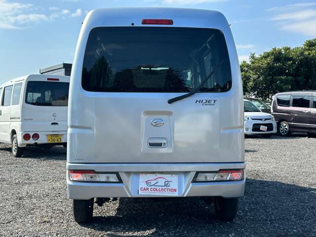 Daihatsu Hijet Cargo 6