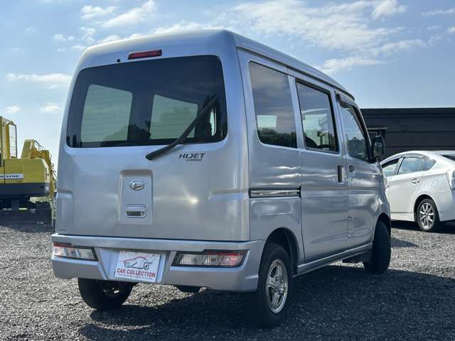Daihatsu Hijet Cargo 7