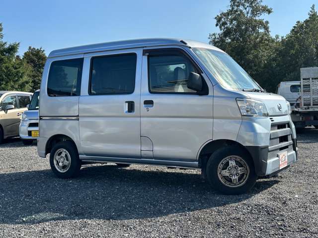 Daihatsu Hijet Cargo 8