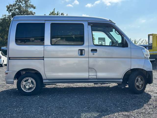 Daihatsu Hijet Cargo 9
