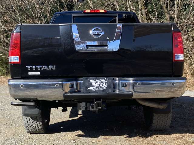 Nissan Titan 4