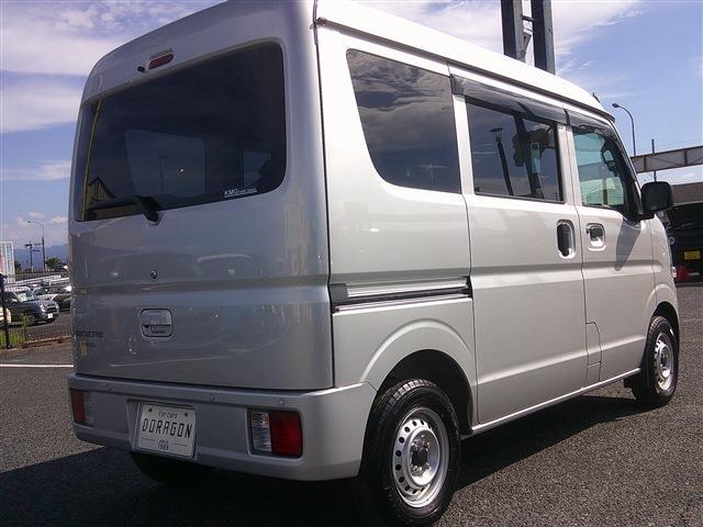 Mitsubishi Minicab Van 5