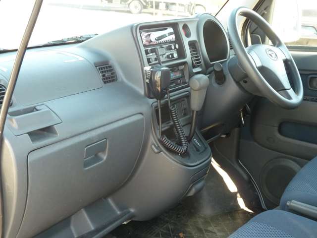 Daihatsu Hijet Cargo 9
