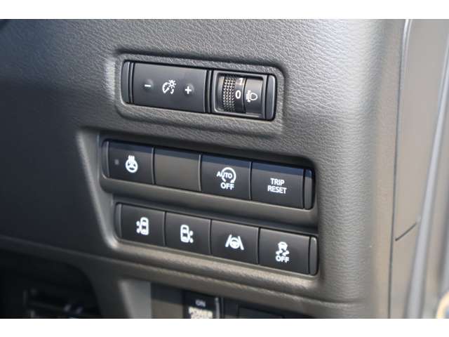 Mitsubishi Delica Mini 8