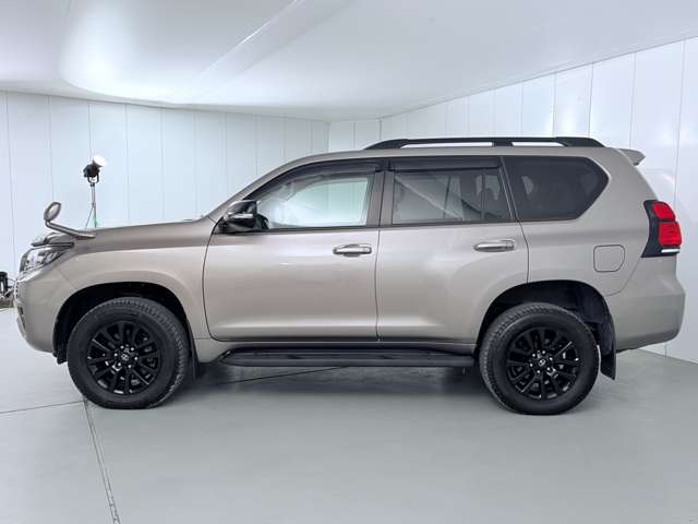 Toyota Land Cruiser Prado 5