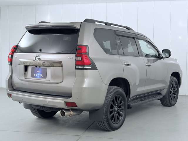 Toyota Land Cruiser Prado 7