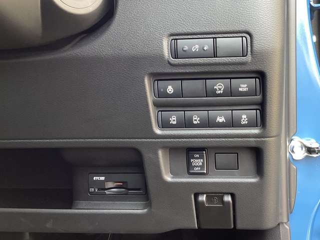 Mitsubishi Delica Mini 11