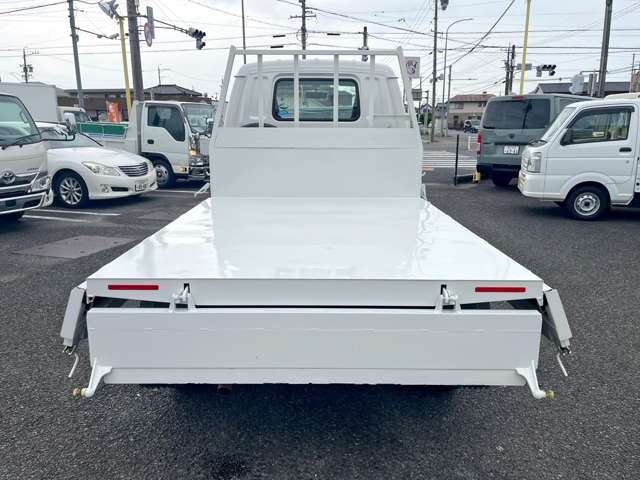 Mazda Bongo Truck 9