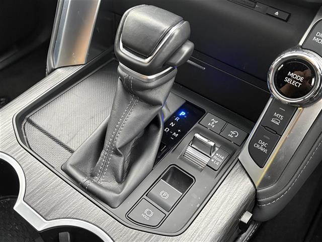 Toyota Land Cruiser 300 4