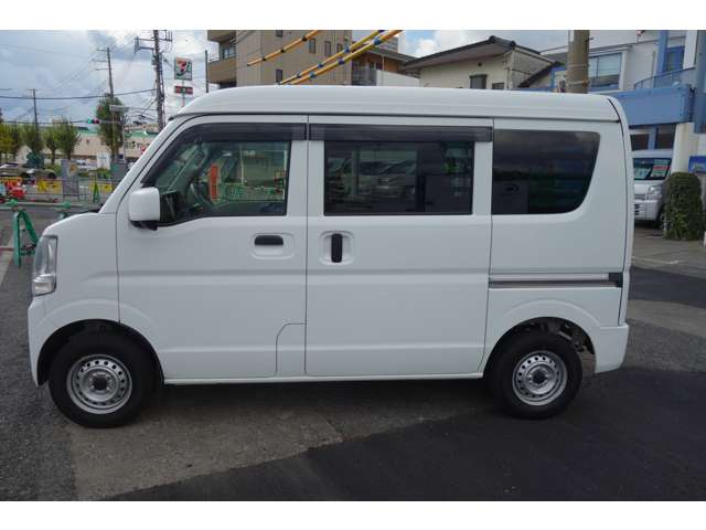 Nissan NV100 Clipper 4