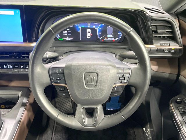 Toyota Crown Crossover 11