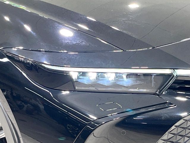 Toyota Crown Crossover 12