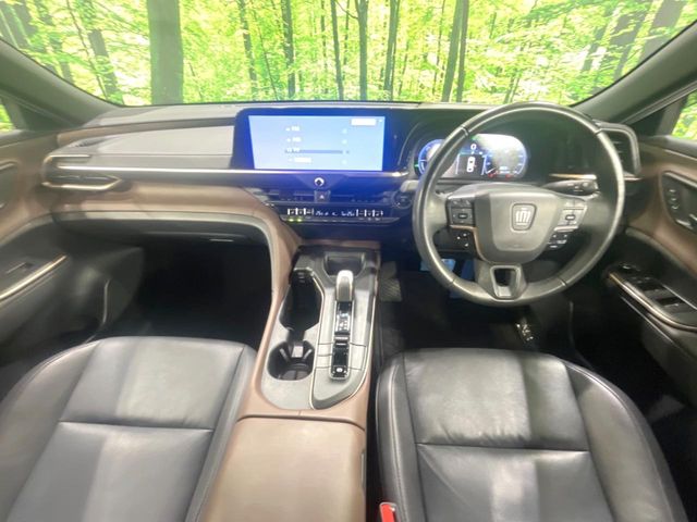 Toyota Crown Crossover 2