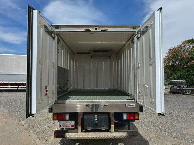 Isuzu Elf 6