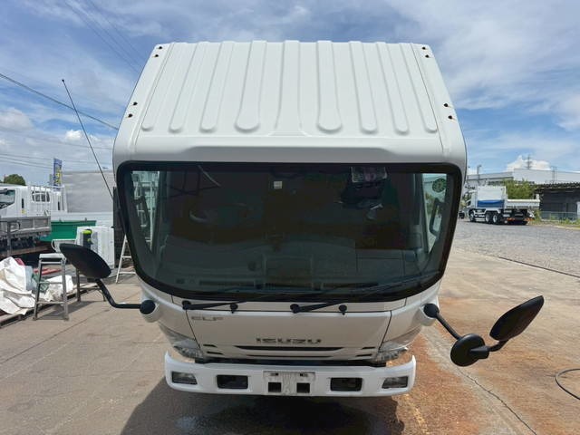 Isuzu Elf 7