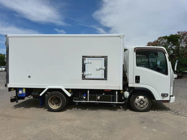 Isuzu Elf 8