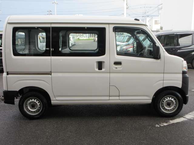 Daihatsu Hijet Cargo 7