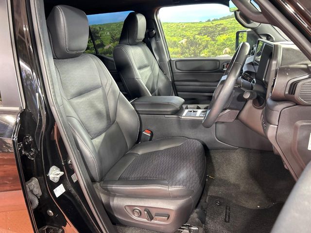 Toyota Land Cruiser 250 8