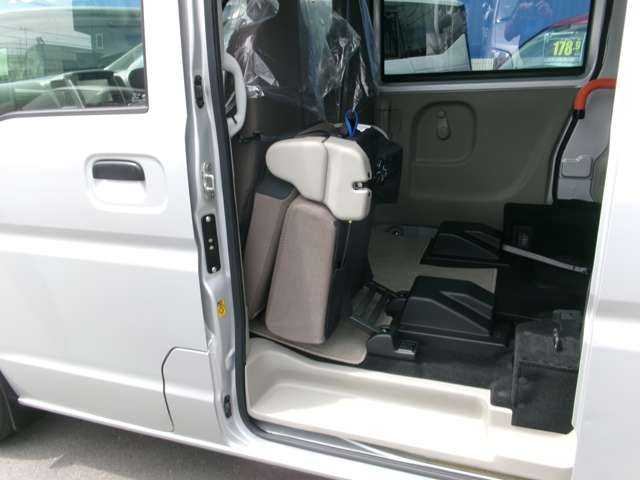 Suzuki Every 12