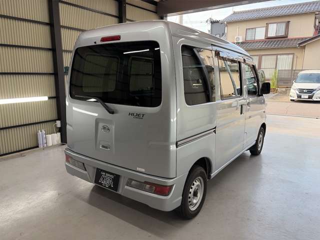 Daihatsu Hijet Cargo 12