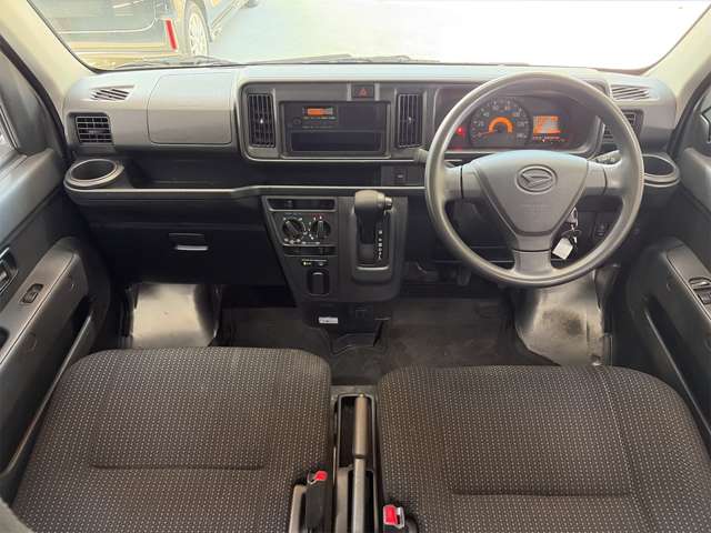 Daihatsu Hijet Cargo 3
