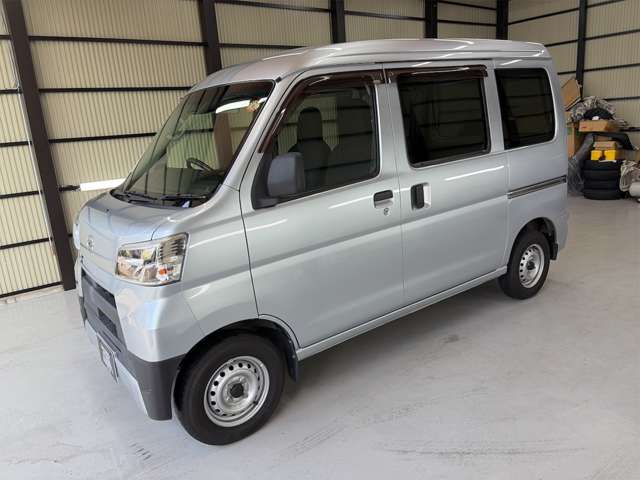 Daihatsu Hijet Cargo 7