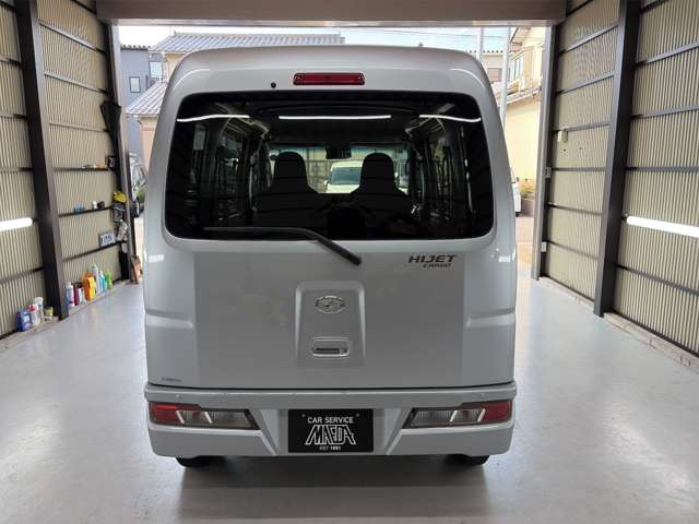 Daihatsu Hijet Cargo 10