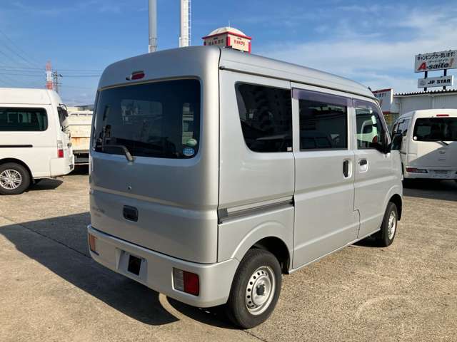 Mitsubishi Minicab Van 6
