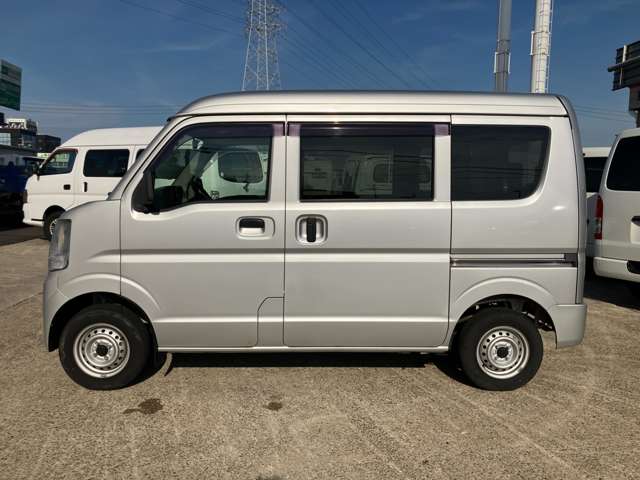 Mitsubishi Minicab Van 9