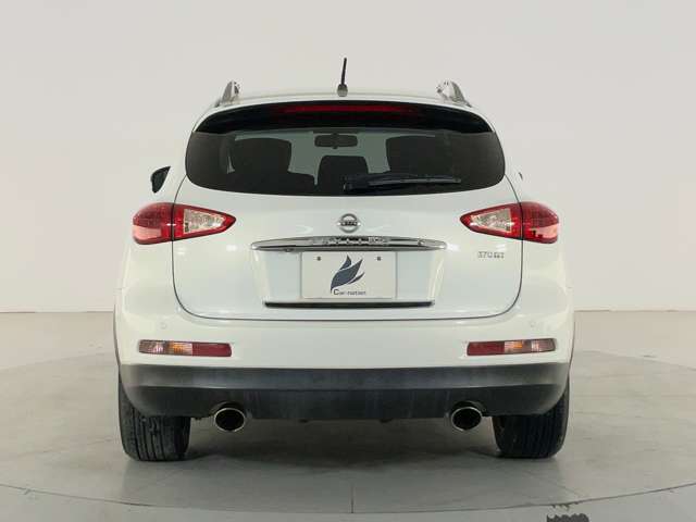 Nissan Skyline Crossover 8