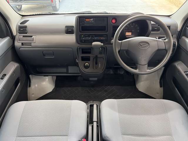 Daihatsu Hijet Cargo 3