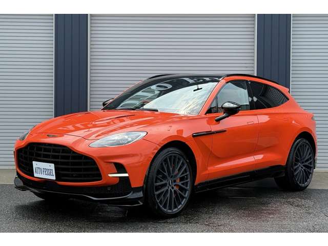 Aston Martin DBX 2