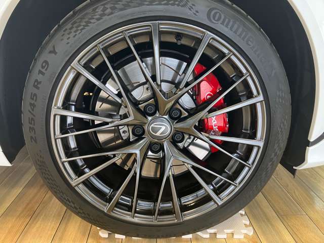 Lexus LBX 8
