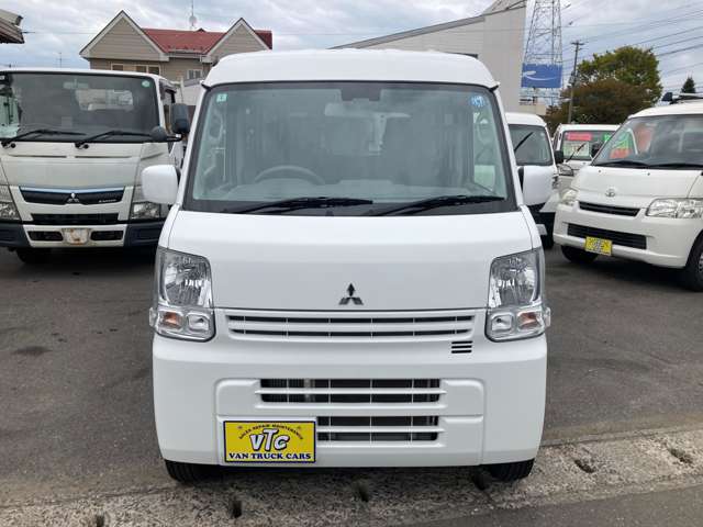 Mitsubishi Minicab Van 2