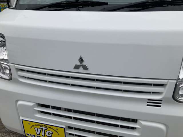 Mitsubishi Minicab Van 6