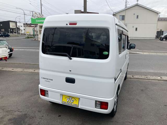 Mitsubishi Minicab Van 10