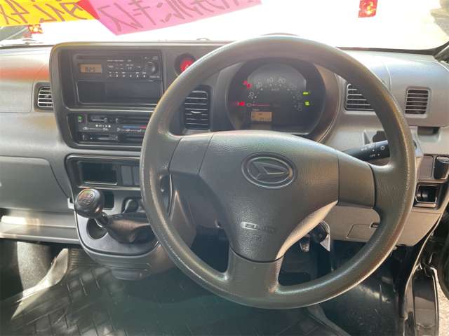 Daihatsu Hijet Deck Van 11