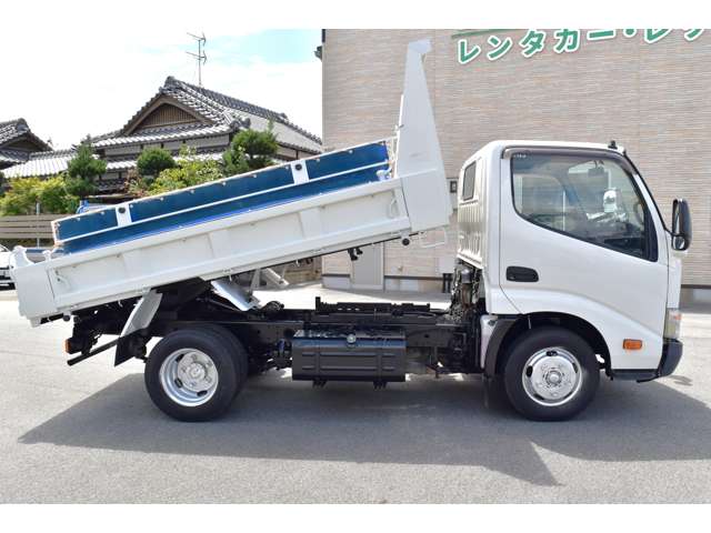 Hino Dutro 10