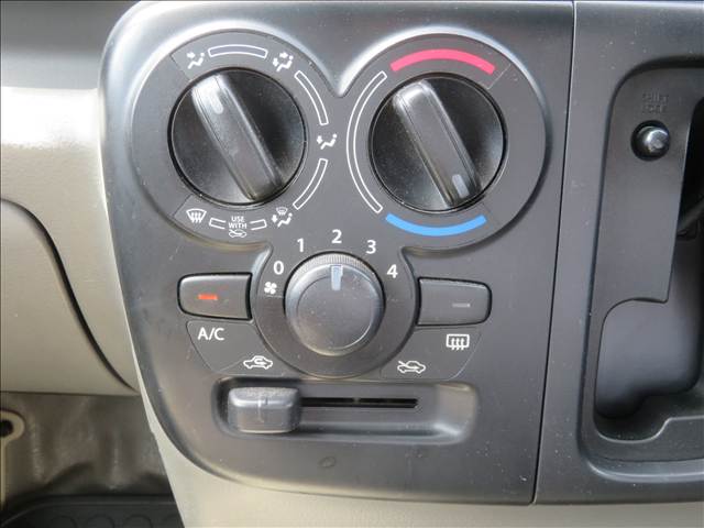 Nissan NV100 Clipper 6