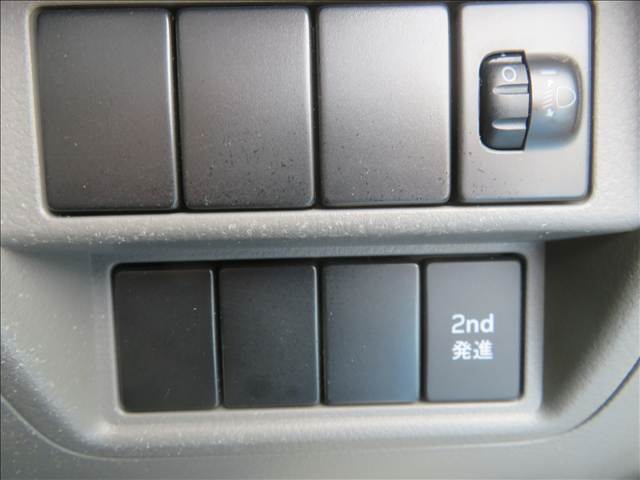 Nissan NV100 Clipper 7