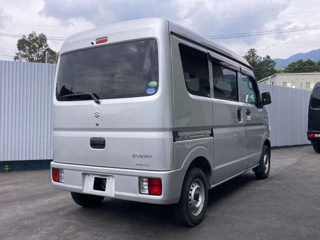 Suzuki Every 8