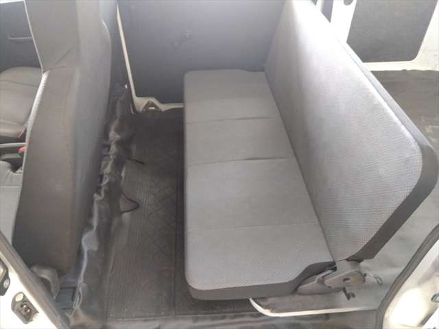 Daihatsu Hijet Cargo 9