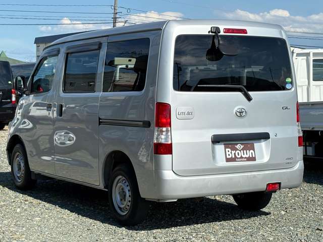 Toyota Light Ace Van 10