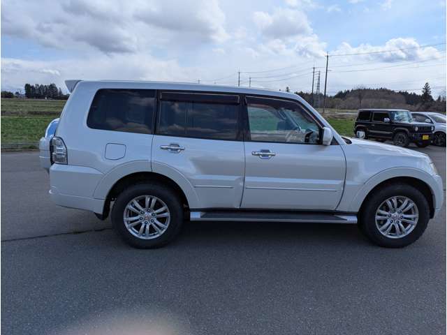 Mitsubishi Pajero 5