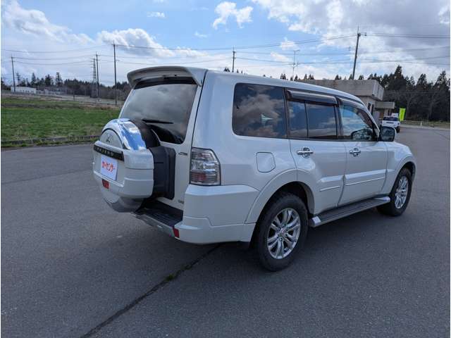 Mitsubishi Pajero 7