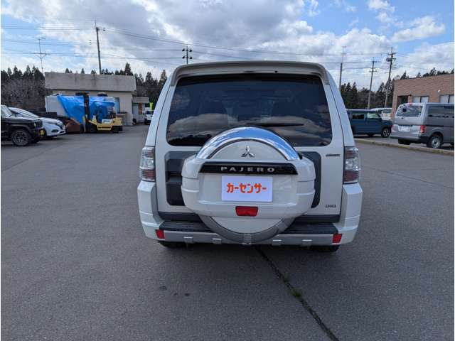 Mitsubishi Pajero 8