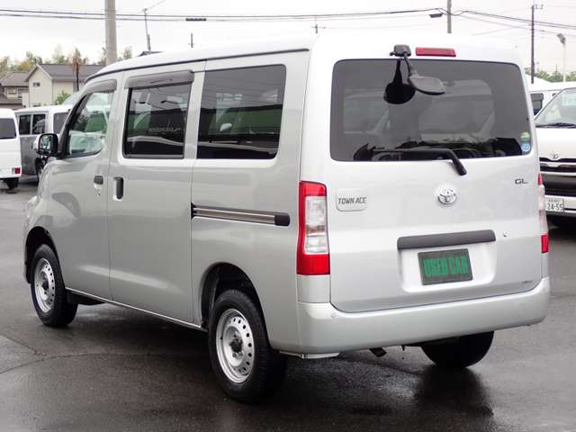 Toyota Town Ace Van 12