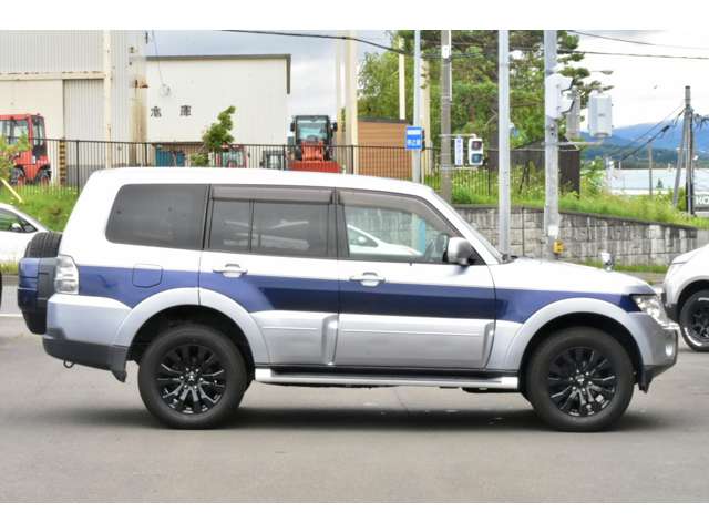 Mitsubishi Pajero 11