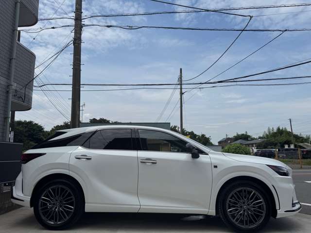 Lexus RX 9